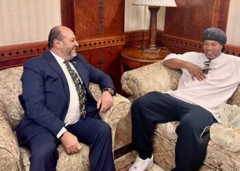 “رونالدينهو” في ضيافة الشركة الشرقية ايسترن كومباني