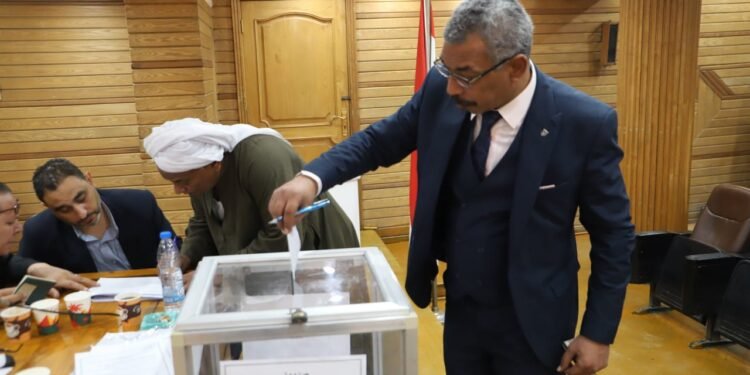 من البداية للنهاية.. انتخابات عمال مصر تصل محطتها الأخيرة