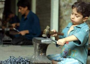 في اليوم العالمي لمكافحة عمل الأطفال: كيف تصدي قانون العمل الجديد لتلك الظاهرة؟