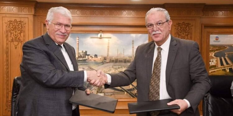 توقيع مذكرة تفاهم بين المقاولون العرب وشركة السكر لإنشاء مصنع بميناء طبرق الليبي