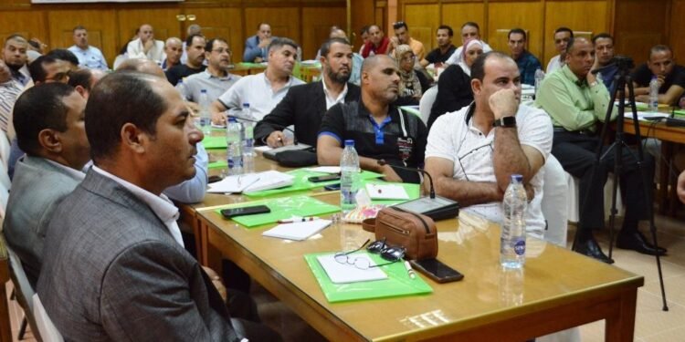 لليوم الثاني: انطلاق فاعليات الدورة التدريبية للعاملين بالصناعات الغذائية علي مهارات العمل النقابي