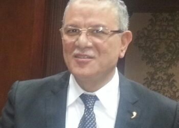 اللواء عصام البديوي يهنئ عمال السكر بالعام الجديد وبداية موسم العصير متمنيًا تحقيق اعلي النتائج