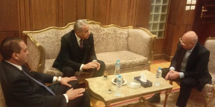 النائب خالد عيش يلتقي وزير القوي العاملة حسن شحاتة والمستشار علاء فؤاد وزير المجالس النيابية بمجلس الشيوخ اليوم