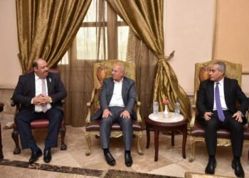 وزير القوي العاملة والنائب خالد عيش علي هامش الجمعية العمومية لأعمال النقل الجوي