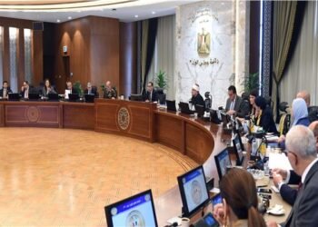 الحكومة توافق على عودة العمل بنظام التوقيت الصيفي