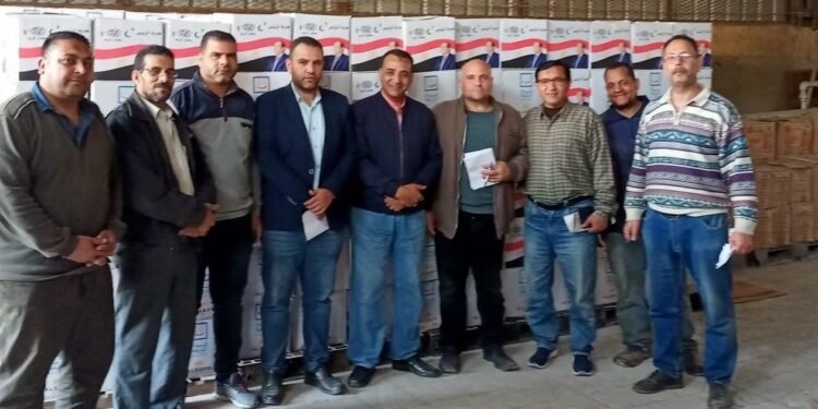 «حياة كريمة» توزع 1000 كرتونة علي العاملين بطنطا للزيوت