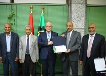 اللواء عصام البديوي مستمر في دعم عمال المصانع لتحقيقهم المستهدف وأعلي النتائج