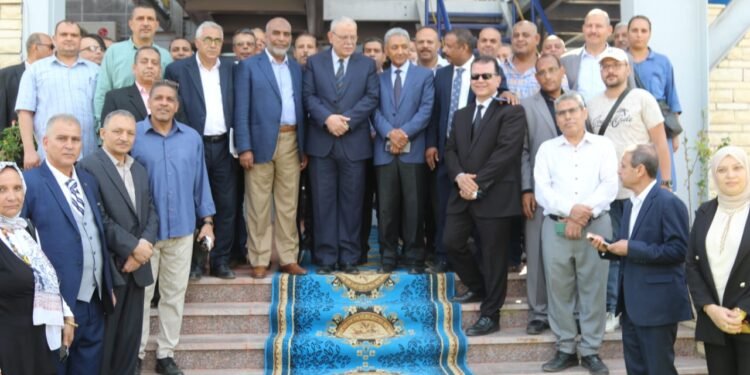 اللواء عصام البديوي يلتقي عمال وقيادات شركة السكر خلال جولات ميدانية