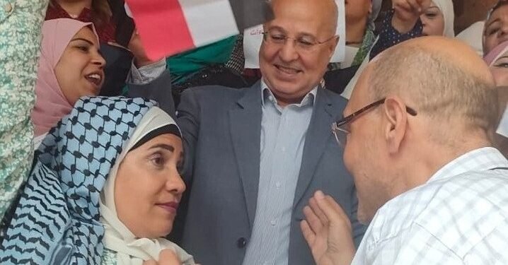 بمشاركة النائب خالد عيش وقيادات النقابة وعمالها وقفة تضامنية مع الشعب الفلسطيني