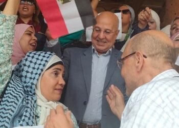 بمشاركة النائب خالد عيش وقيادات النقابة وعمالها وقفة تضامنية مع الشعب الفلسطيني