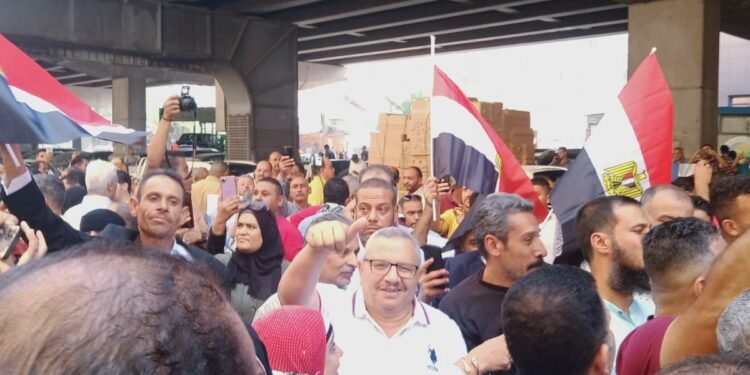 بمشاركة النائب خالد عيش وقيادات النقابة وعمالها وقفة تضامنية مع الشعب الفلسطيني