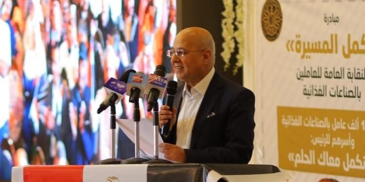 تغطية إعلامية ضخمة لمؤتمر العاملين بالصناعات الغذائية بحضور ألف عامل وعاملة