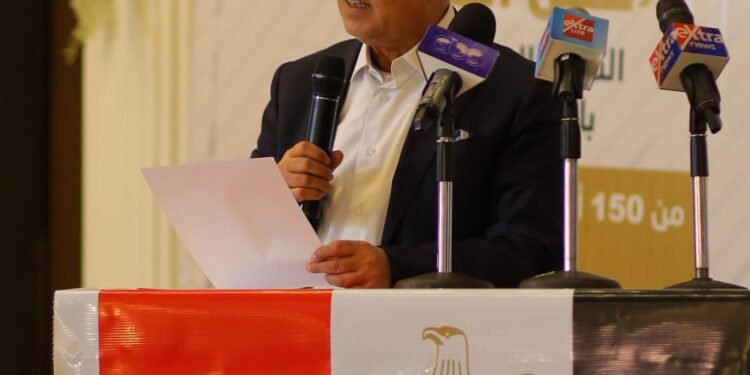 النائب خالد عيش : 150 الف عامل وأسرهم بالصناعات الغذائية يقفون مع الرئيس في معركة البناء والتنمية