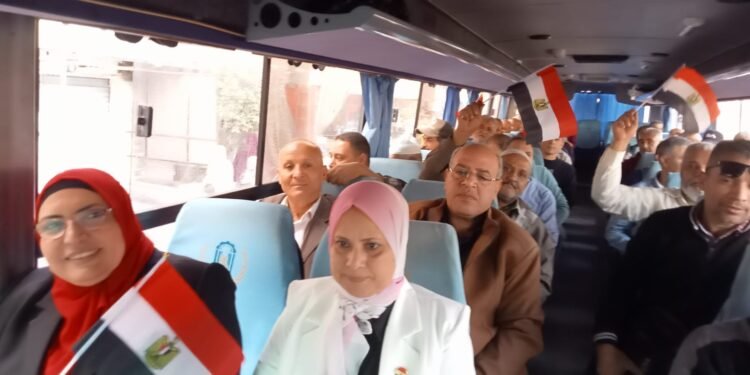 حشد كبير من عمال الصناعات الغذائية في الساعات الاولي من انتخابات الرئاسة