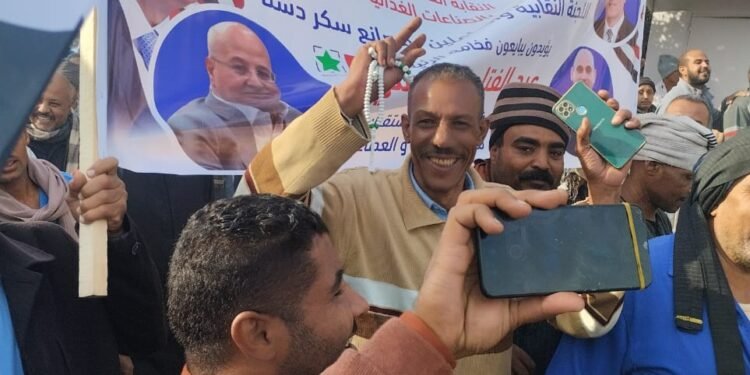 حشد كبير من عمال الصناعات الغذائية في الساعات الاولي من انتخابات الرئاسة