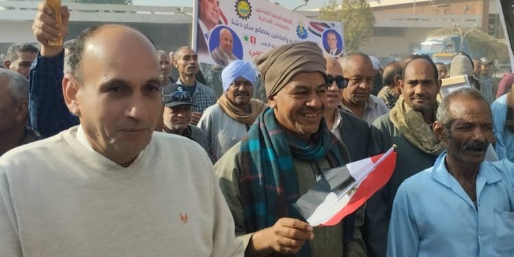 حشد كبير من عمال الصناعات الغذائية في الساعات الاولي من انتخابات الرئاسة