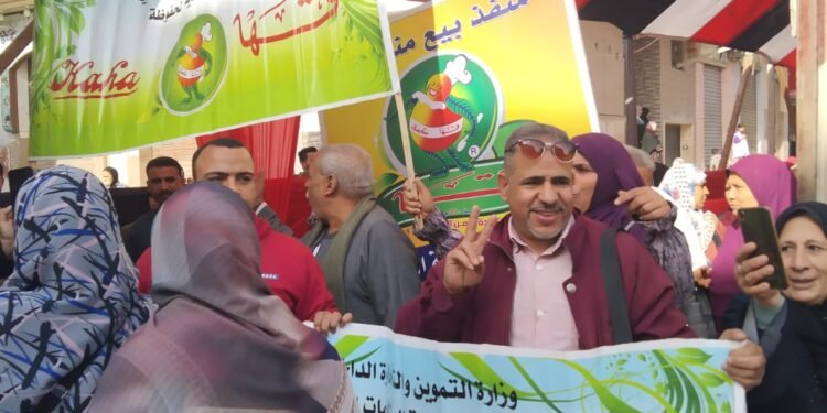 حشد كبير من عمال الصناعات الغذائية في الساعات الاولي من انتخابات الرئاسة