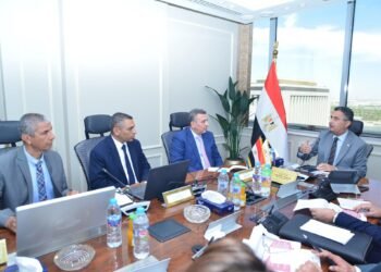 وزير التموين يجتمع مع رئيس شركة مصر للزيوت والصابون لمتابعة خطط دعم السوق وتوافر المنتجات الأساسية