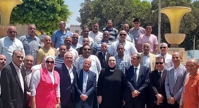 “عمال الصناعات الغذائية يؤكدون دعمهم لسياسات وزير التموين”
